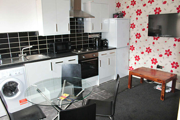 4 Bedroom House To Rent In Deyne Street, Salford, M6