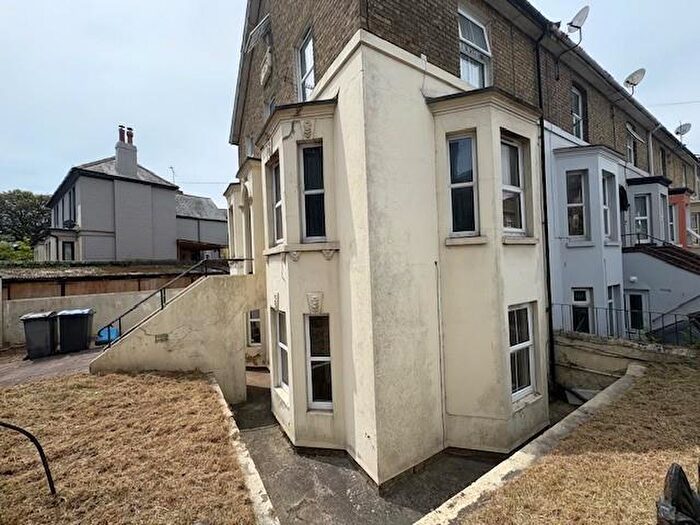 1 Bedroom Flat To Rent In Frith Road, Dover, CT16
