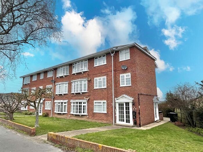 2 Bedroom Flat For Sale In Turpins Court, Holland Road, Holland-On-Sea, CO15