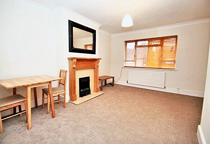 1 Bedroom Flat To Rent In St. Peters Road, Uxbridge, UB8