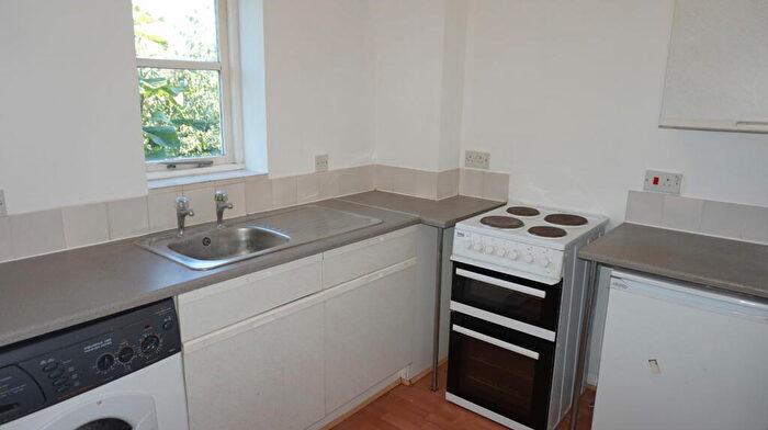 Flat To Rent In Webley Court, Sten Close, Enfield, EN3