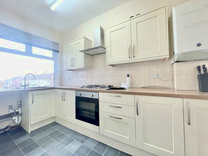 2 Bedroom Maisonette To Rent In Grimsby Road, Cleethorpes, DN35