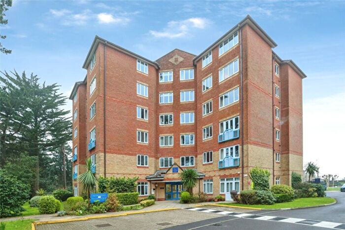 2 Bedroom Flat For Sale In Lindsay Road, Branksome Park, Poole, Dorset, BH13