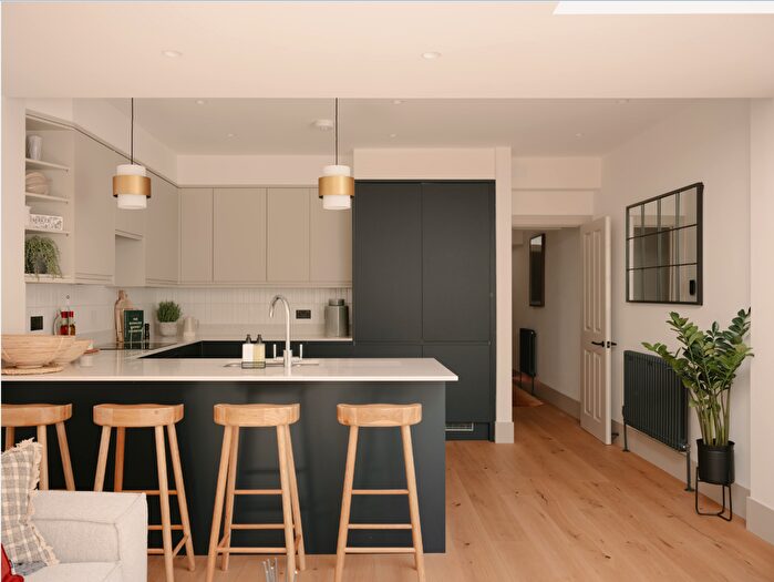 3 Bedroom Terraced House To Rent In Portland Street, Walworth, SE17