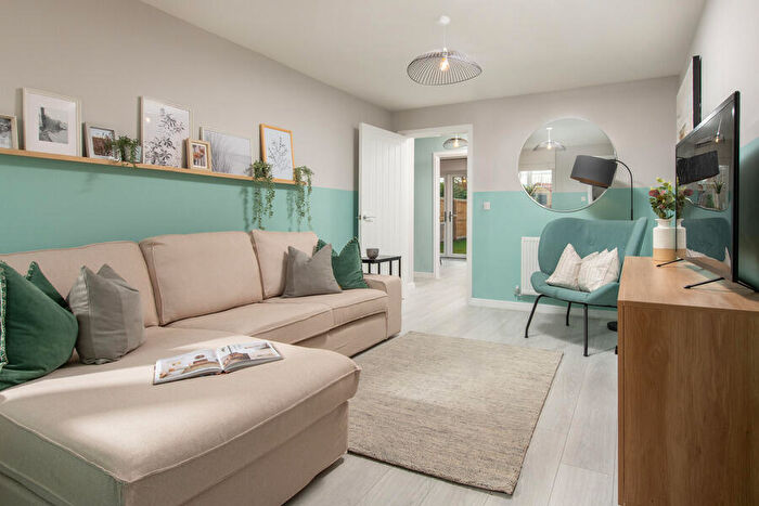 3 Bedroom Semi-Detached House For Sale In Pontefract Lane, Newsam Green, Leeds, LS9