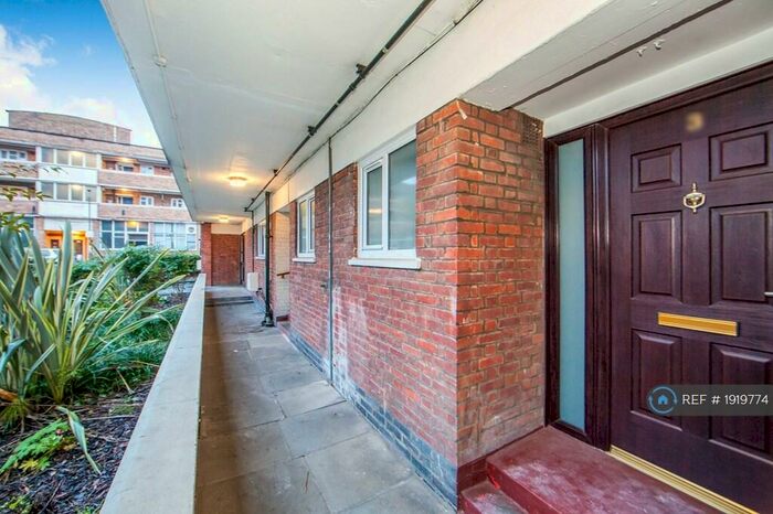 1 Bedroom Maisonette To Rent In Caistor House, London, SW12