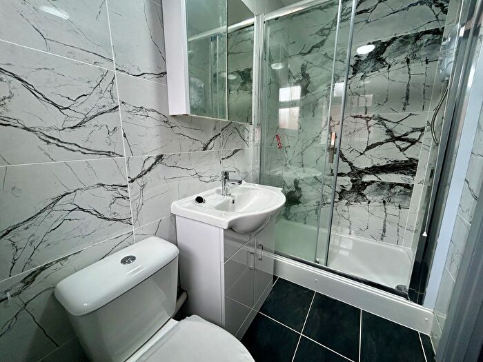 2 Bedroom Maisonette To Rent In Worlds End Lane, Birmingham, B32