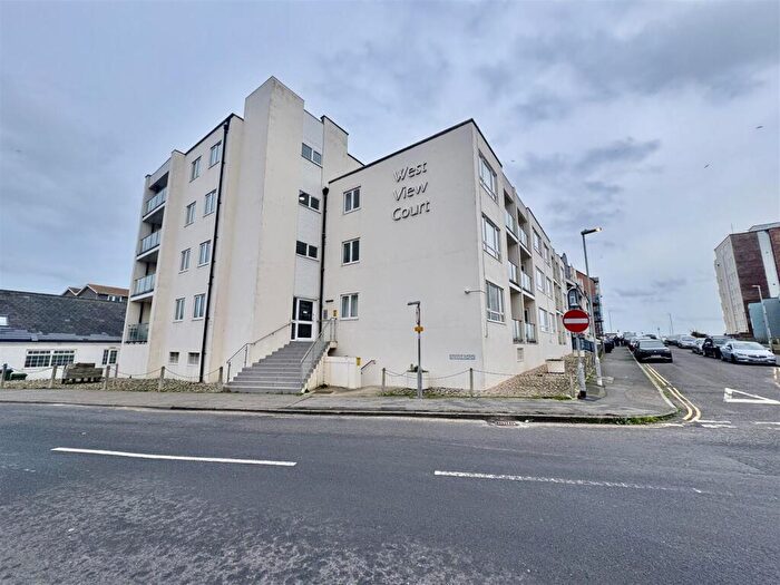 1 Bedroom Flat To Rent In West View Court, Steyne Road, Seaford, East Sussex, BN25