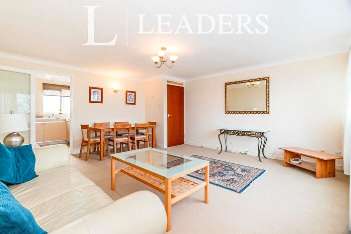 2 Bedroom Flat To Rent In Homefield Park, Sutton, SM1