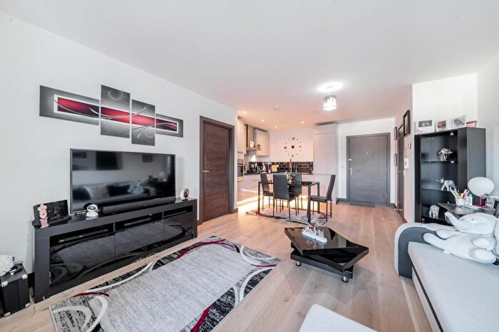 1 Bedroom Flat For Sale In Fairfax Drive, Prospects Place, SS0