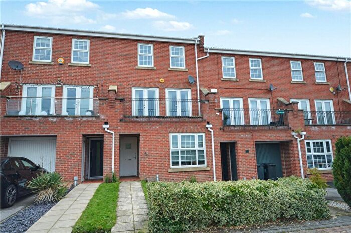 4 Bedroom Town House For Sale In St. Hilaire Walk, Leeds, West Yorkshire, LS10