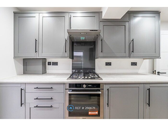 2 Bedroom Semi-detached House To Rent In Fountain Road, London, SW17