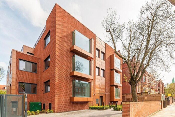 3 Bedroom Flat To Rent In Hampstead, London, NW3