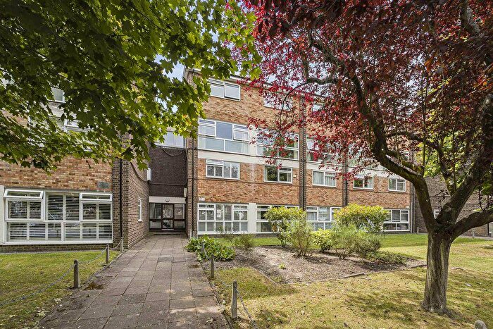 2 Bedroom Flat For Sale In Manor Road, Sidcup, DA15