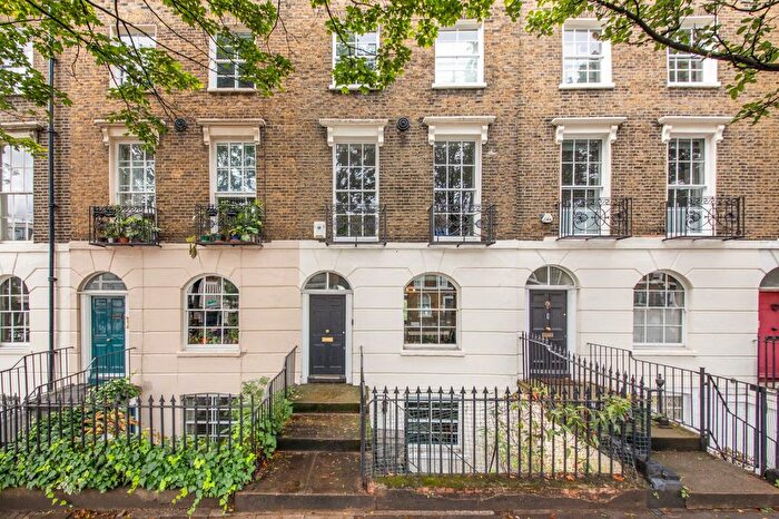2 Bedroom Flat For Sale In Canonbury Road, Islington, N1
