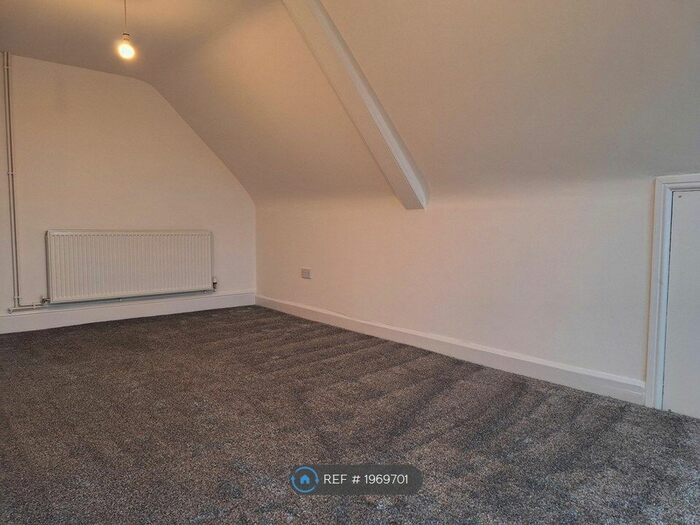 1 Bedroom Flat To Rent In The Whitehouse, Cannock, WS11