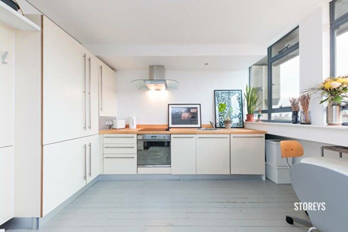 1 Bedroom Apartment To Rent In Keeling House, Bethnal Green, London, E2