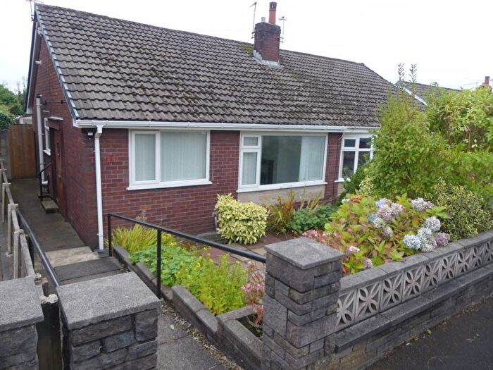 2 Bedroom Semi-Detached Bungalow To Rent In Angela Avenue, Royton, Oldham, OL2