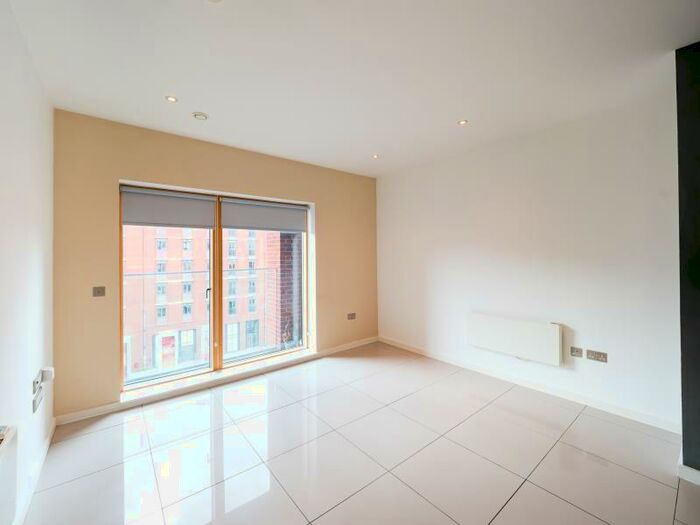 2 Bedroom Apartment To Rent In Apt . :: Ice Plant, M4