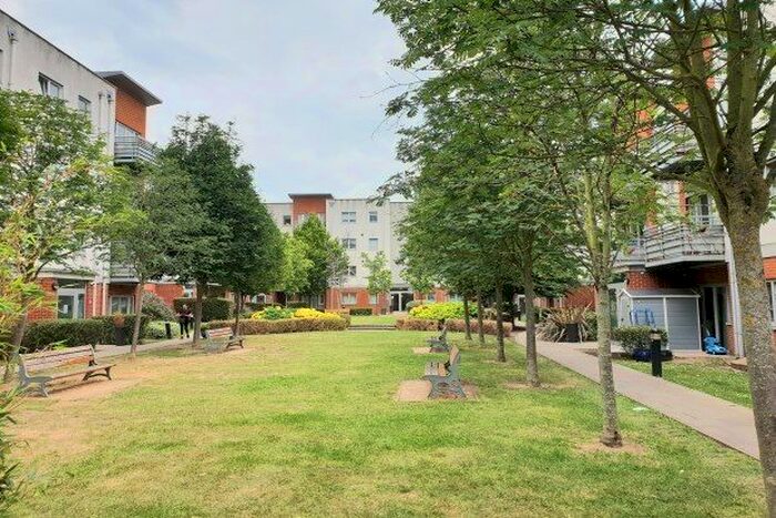 1 Bedroom Flat To Rent In Cannock Court, London, E17