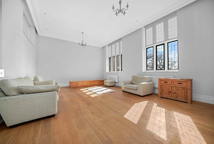 2 Bedroom Apartment To Rent In The Ridgeway, Mill Hill, NW7