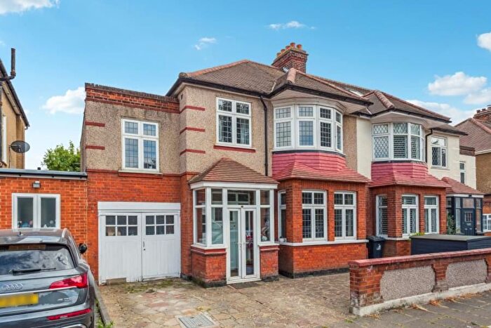 4 Bedroom Semi-Detached House For Sale In Boston Manor, W7