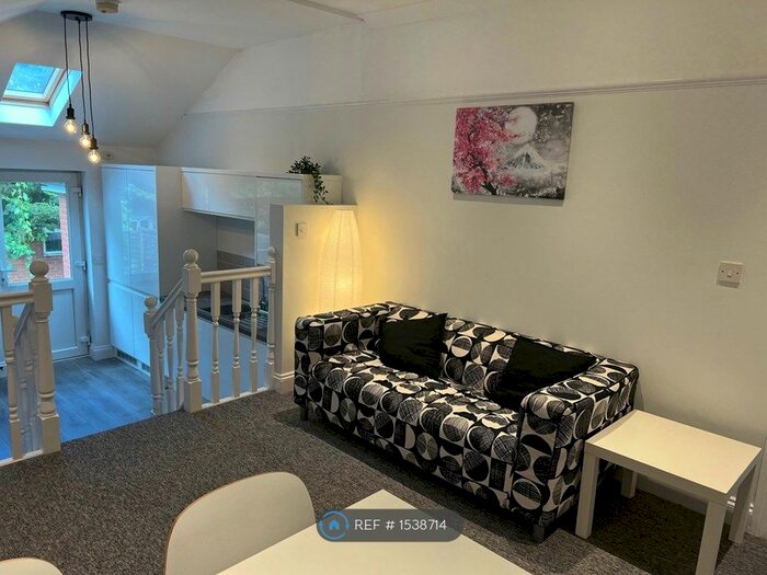 6 Bedroom Semi-Detached House To Rent In Granby Grove, Southampton, SO17