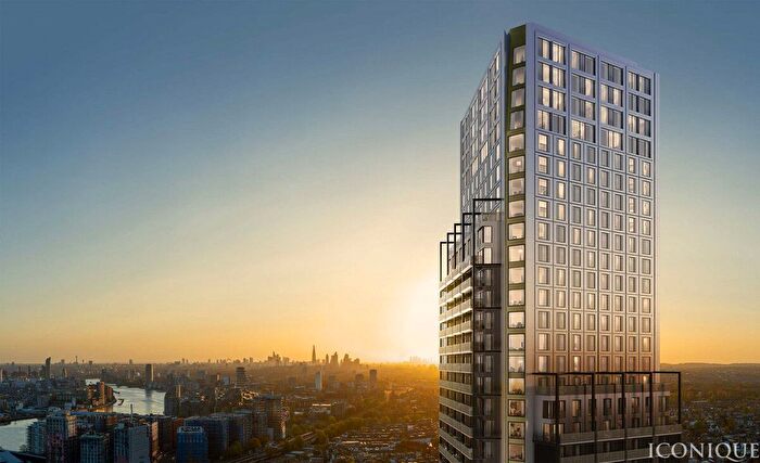 3 Bedroom Flat For Sale In Armoury Way, London, SW18