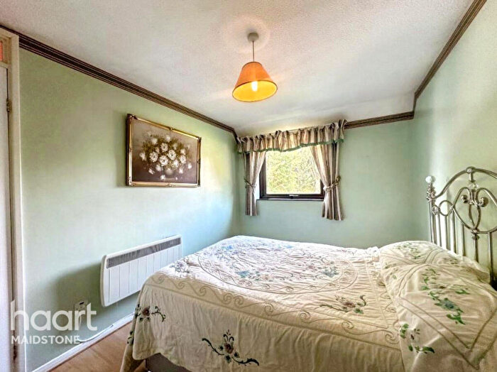 4 Bedroom Semi-Detached House For Sale In Green Lane, West Malling, ME19