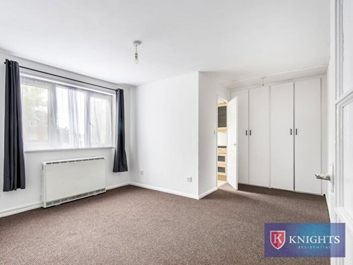 Flat For Sale In Linnet Close, London, N9