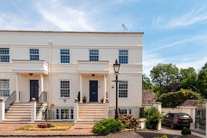 4 Bedroom End Of Terrace House To Rent In Beaufort Close, Putney, London, SW15