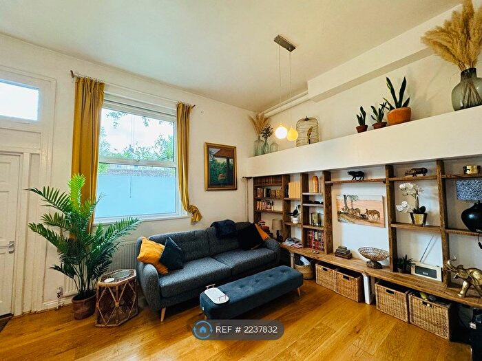 1 Bedroom Flat To Rent In Station Court, St. George, Bristol, BS5