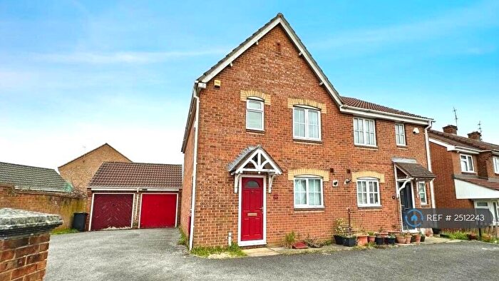 3 Bedroom Semi-Detached House To Rent In Gill Avenue, Bristol, BS16