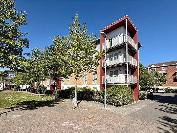 2 Bedroom Flat To Rent In Saxton Close, Grays, RM17