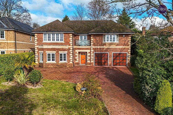 5 Bedroom Detached House For Sale In The Drive, Rickmansworth, Hertfordshire, WD3