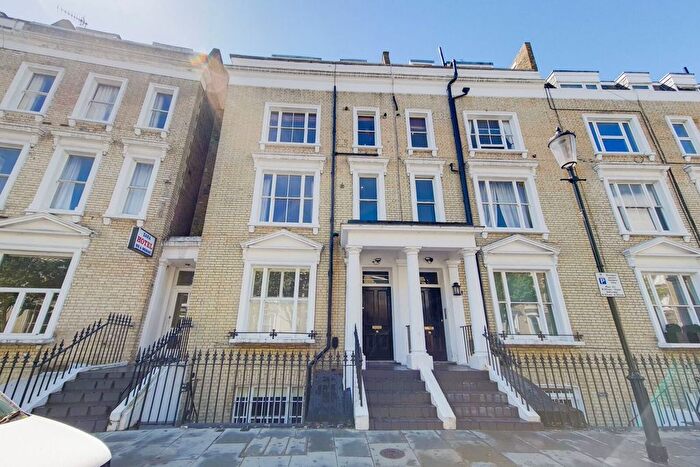 2 Bedroom Flat To Rent In Eardley Crescent, Earls Court, London, SW5