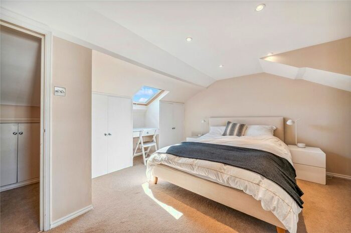 3 Bedroom Flat To Rent In Arlington Gardens, London, W4