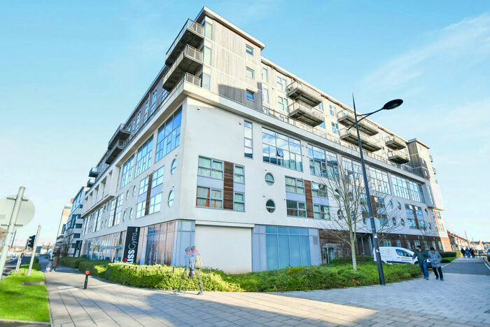 2 Bedroom Apartment To Rent In The Paramount, SN1