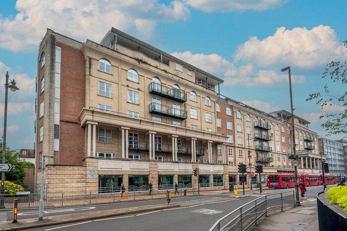 2 Bedroom Flat To Rent In Worple Road, Wimbledon, London, SW19