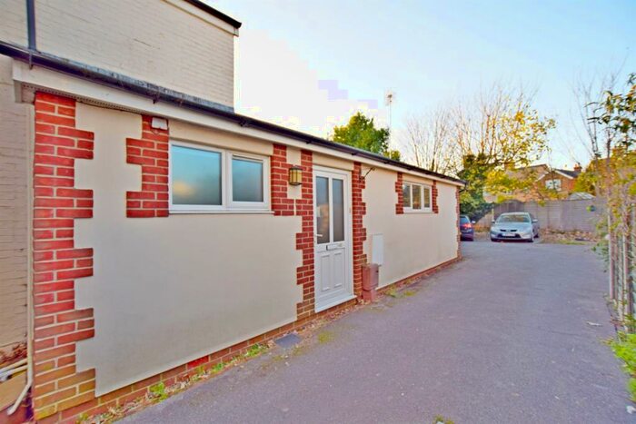 1 Bedroom Detached Bungalow To Rent In Longford Road, Bognor Regis, PO21