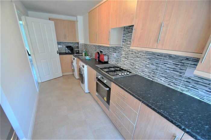 4 Bedroom End Of Terrace House To Rent In Anglian Way, Stoke Village, Coventry, CV3