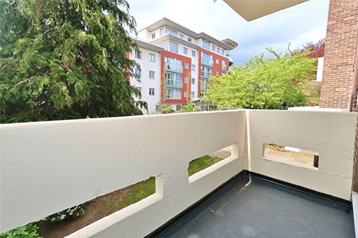 Studio To Rent In Hillmount, Woking, Surrey, GU22