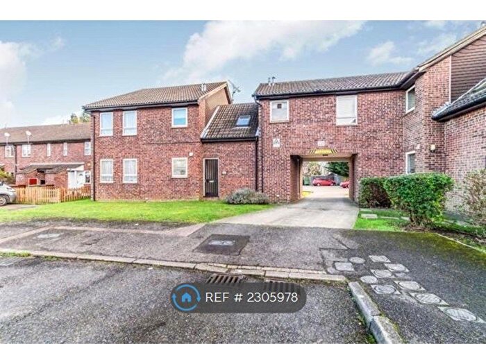 Studio To Rent In Shepperton Close, Chatham, ME5