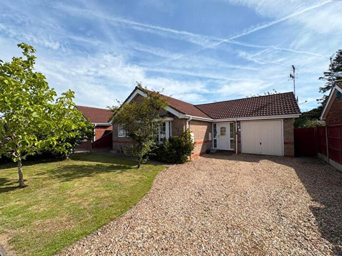 2 Bedroom Detached Bungalow For Sale In Pippin Close, Louth, LN11