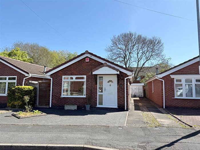 2 Bedroom Detached Bungalow For Sale In Vicarage Lane, Whetstone, Leicester, LE8
