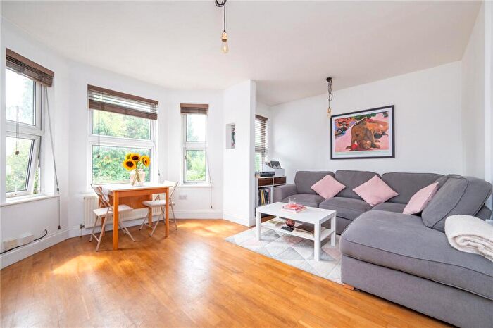 1 Bedroom Flat For Sale In Hatfield Road, St. Albans, Hertfordshire, AL1
