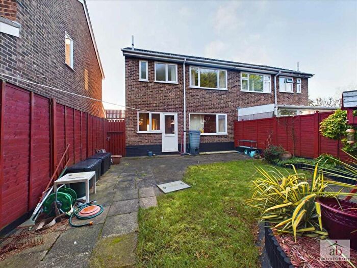 3 Bedroom End Of Terrace House For Sale In Beatrice Close, Ipswich, IP3