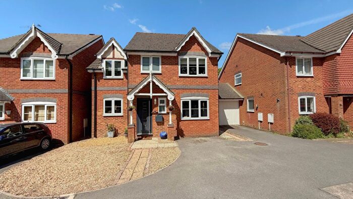 3 Bedroom Detached House For Sale In Greatham, Liss, Hampshire, GU33