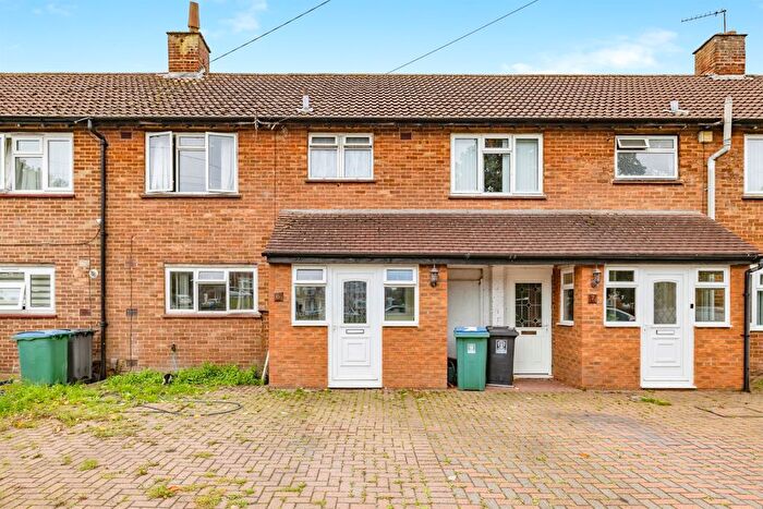 4 Bedroom Terraced House For Sale In The Roundway, Watford, WD18