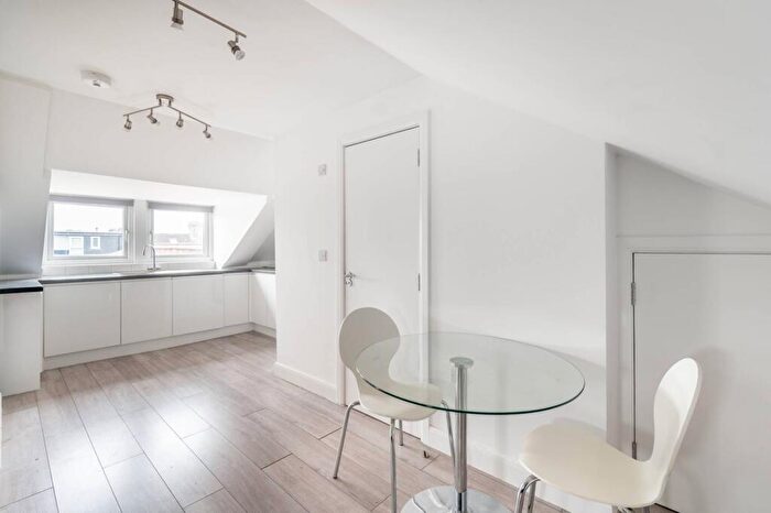 1 Bedroom Flat To Rent In Chapter Road, Willesden, London, NW2